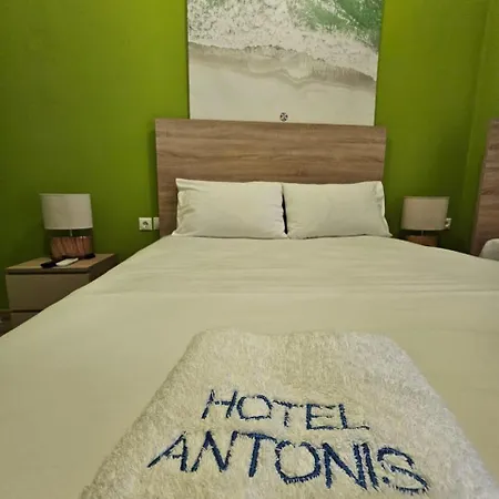 Antonis מלון
